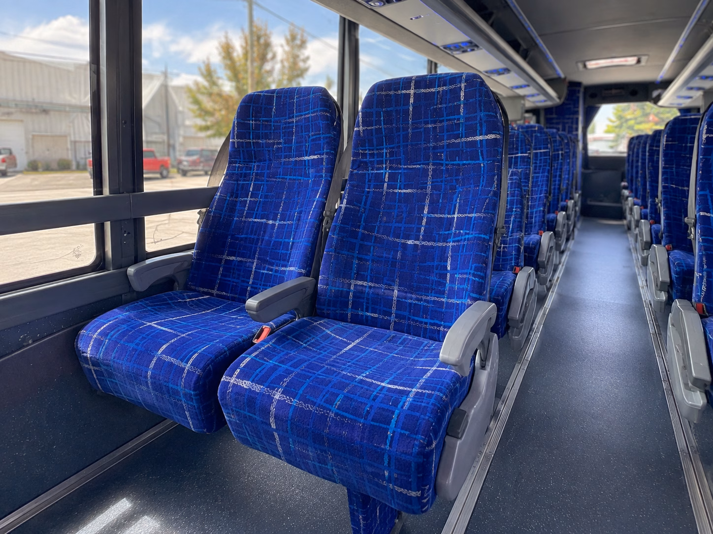 lincoln charter bus rental interior