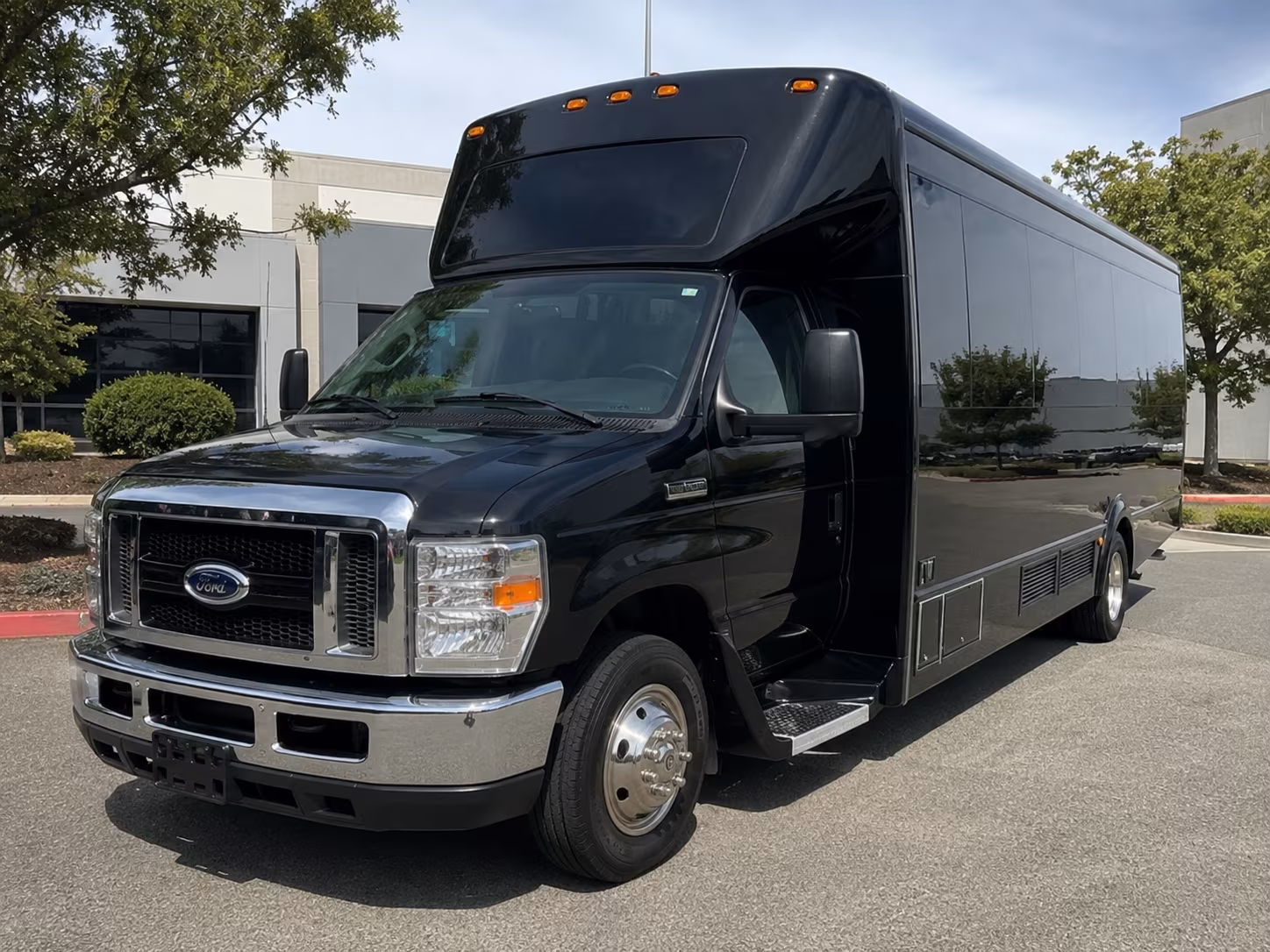 olathe quinceanera sweet 16 party bus rental